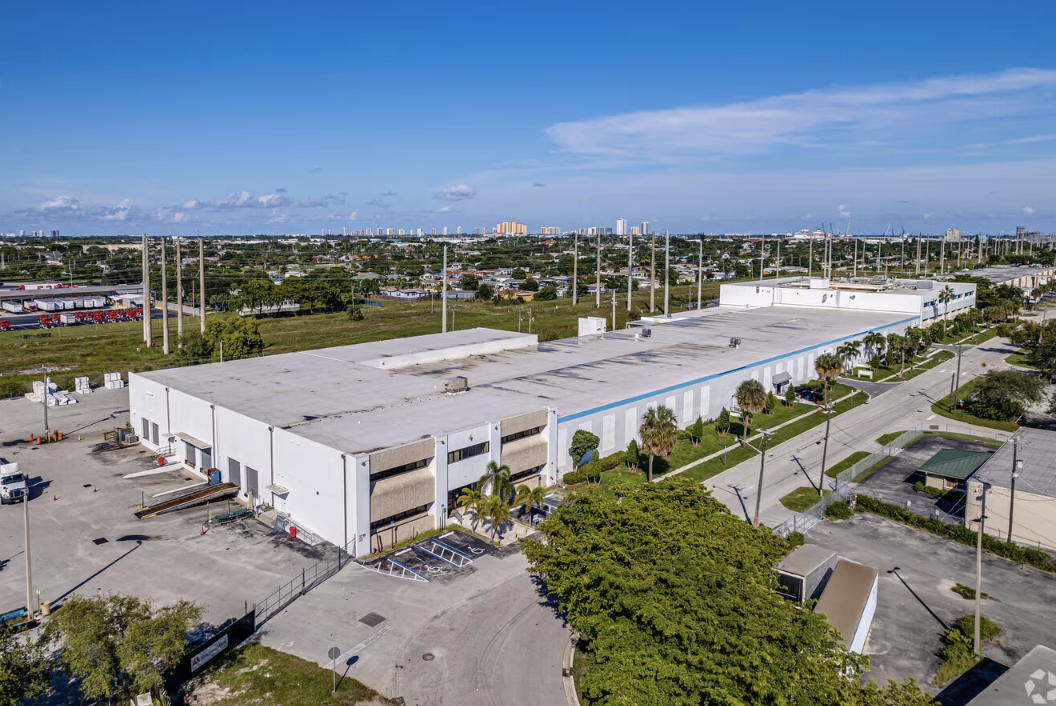 1601 Hill Avenue — view 1